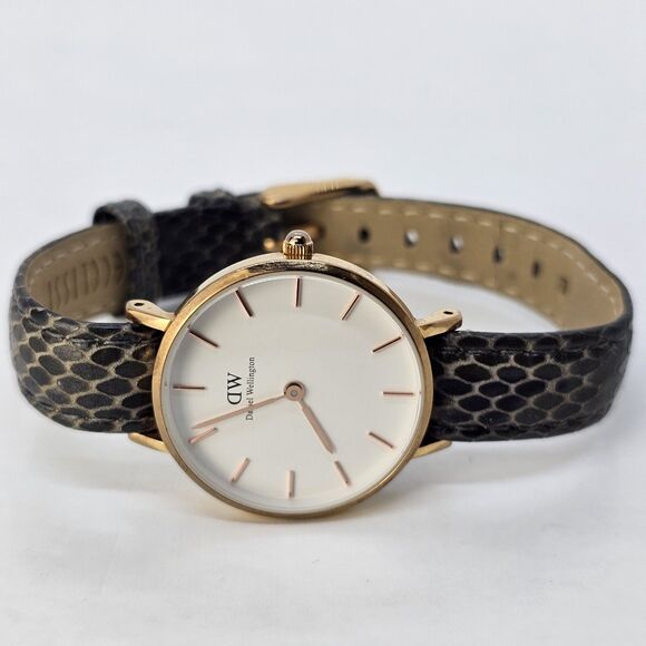Daniel Wellington Women's Watch White Dial 28MM Leather Band 5.25-7" New Battery - Picture 5 of 13